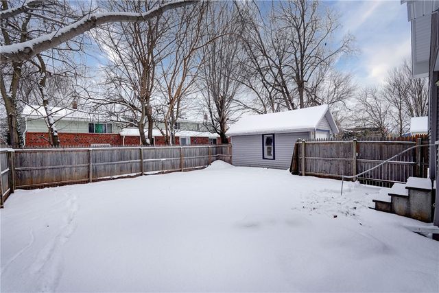 52 Laurelhurst Rd, Greece, NY 14626