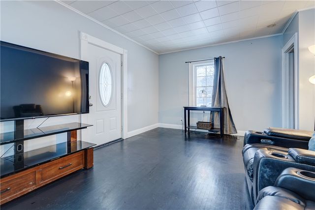 52 Laurelhurst Rd, Greece, NY 14626