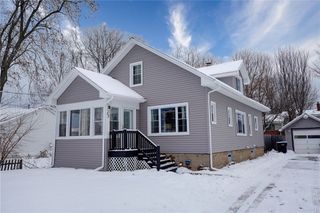 52 Laurelhurst Rd, Greece, NY 14626