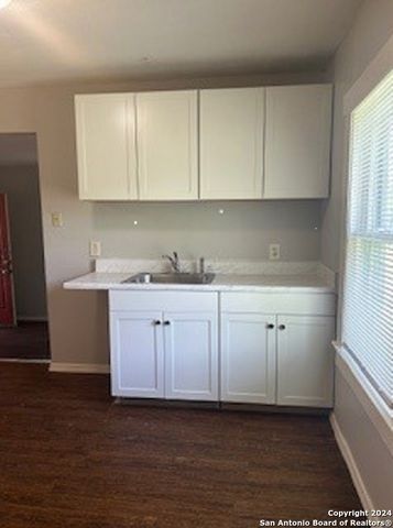 5534 San Fernando St Apt 1, San Antonio, TX 78237