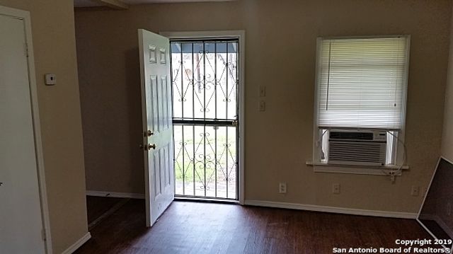 5534 San Fernando St Apt 1, San Antonio, TX 78237