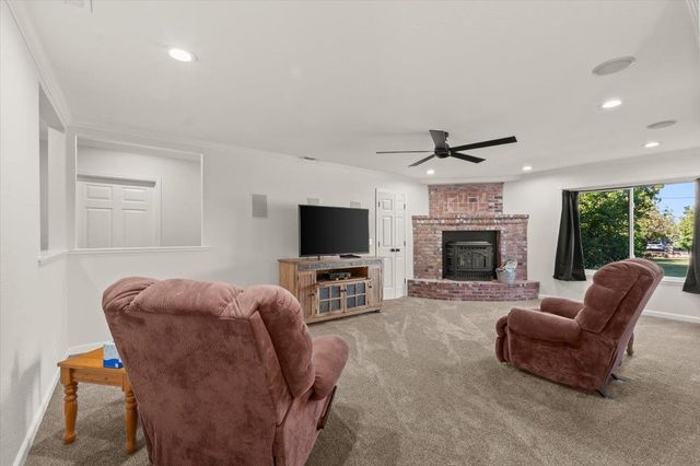 8071 Milnes Ave, Roseville, CA 95747