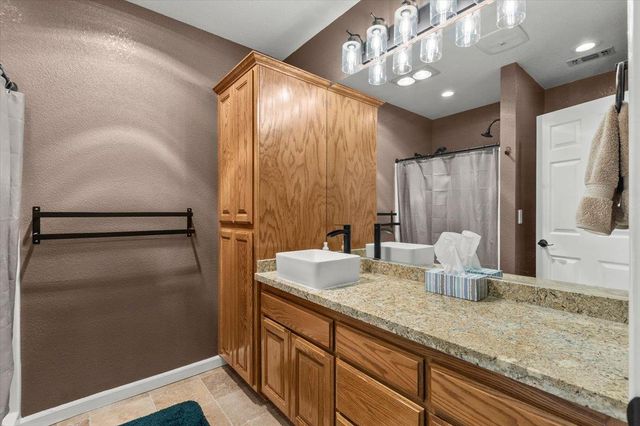 8071 Milnes Ave, Roseville, CA 95747