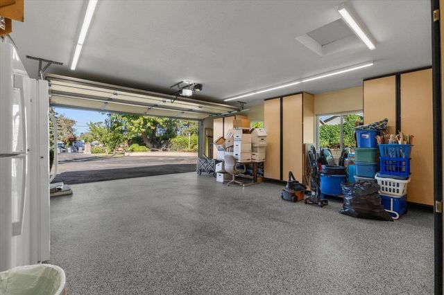 8071 Milnes Ave, Roseville, CA 95747