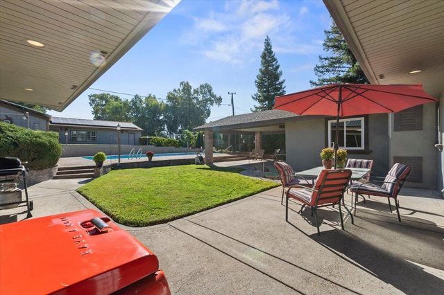 8071 Milnes Ave, Roseville, CA 95747