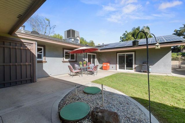 8071 Milnes Ave, Roseville, CA 95747