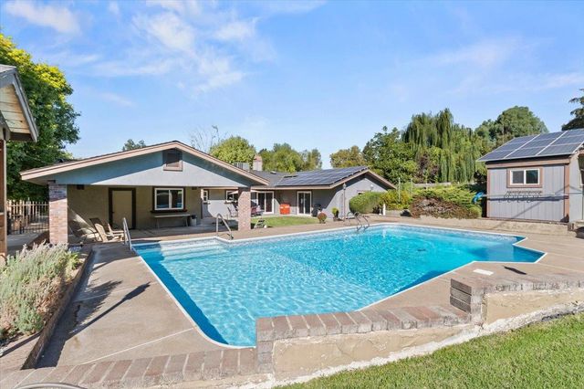 8071 Milnes Ave, Roseville, CA 95747