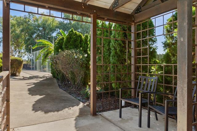 8071 Milnes Ave, Roseville, CA 95747