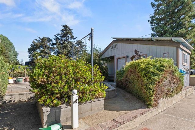 8071 Milnes Ave, Roseville, CA 95747