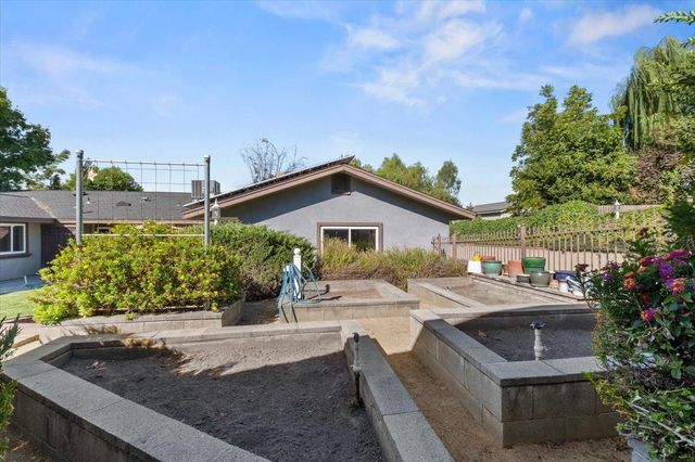 8071 Milnes Ave, Roseville, CA 95747