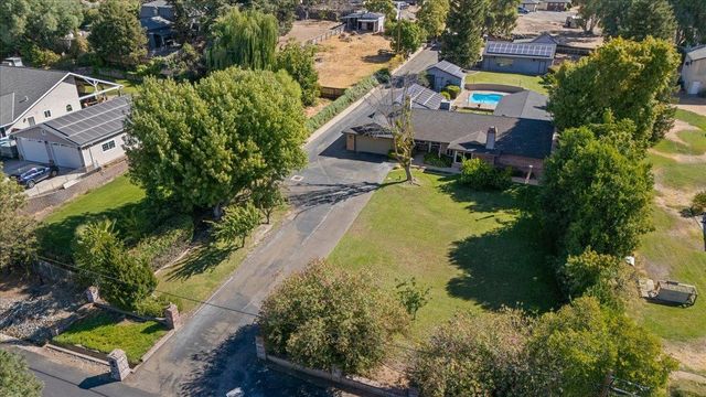 8071 Milnes Ave, Roseville, CA 95747