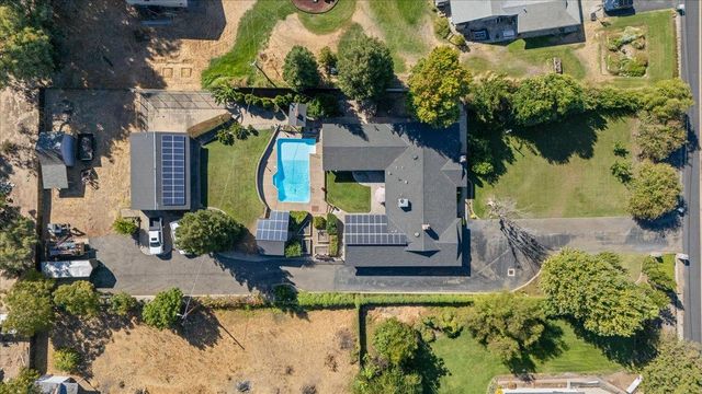 8071 Milnes Ave, Roseville, CA 95747
