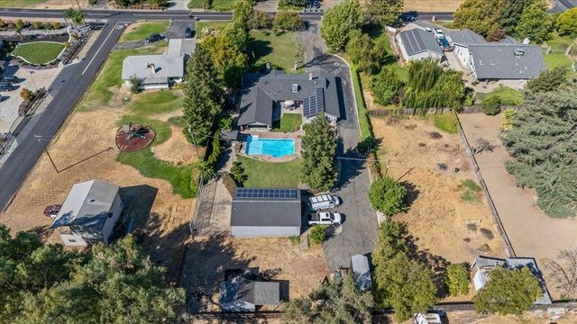 8071 Milnes Ave, Roseville, CA 95747
