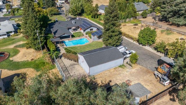 8071 Milnes Ave, Roseville, CA 95747