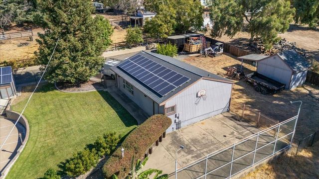 8071 Milnes Ave, Roseville, CA 95747