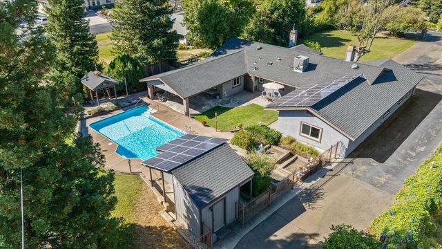 8071 Milnes Ave, Roseville, CA 95747