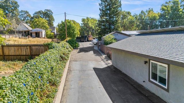 8071 Milnes Ave, Roseville, CA 95747