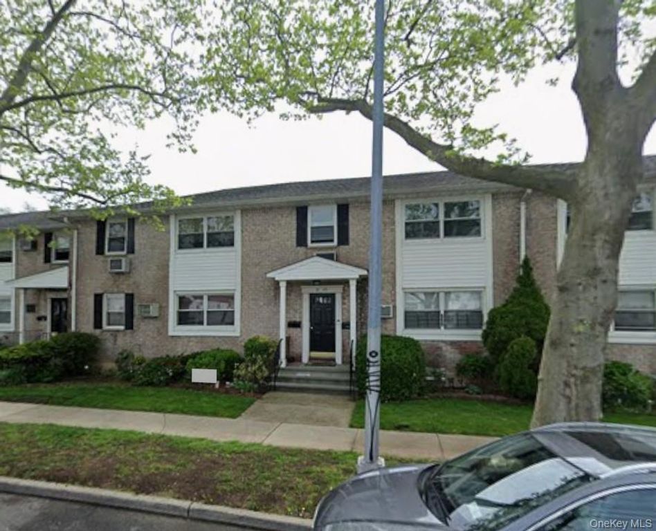 81-43 268 Street 292B, Floral Park, NY 11040