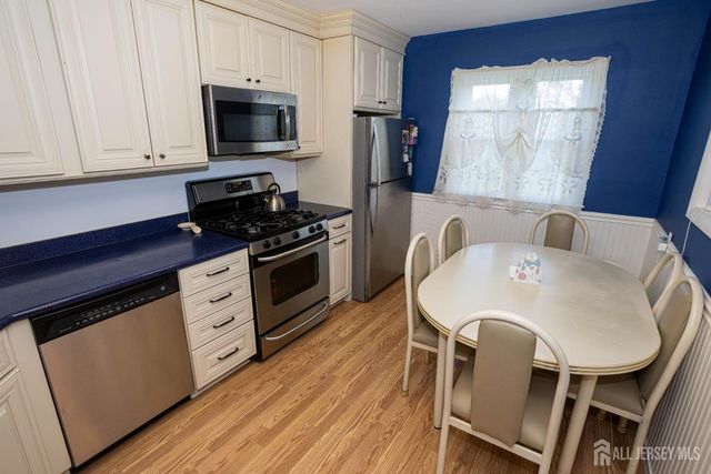 10 Schmitt Street, Sayreville, NJ 08872