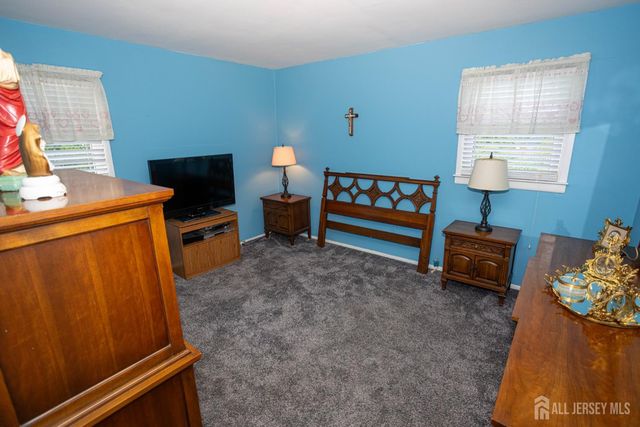 10 Schmitt Street, Sayreville, NJ 08872