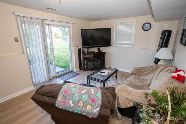 10 Schmitt Street, Sayreville, NJ 08872