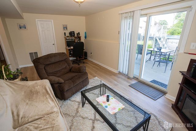 10 Schmitt Street, Sayreville, NJ 08872