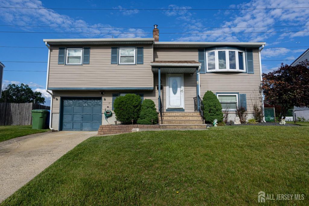 10 Schmitt Street, Sayreville, NJ 08872