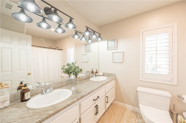 28692 Placerview, Saugus, CA 91390