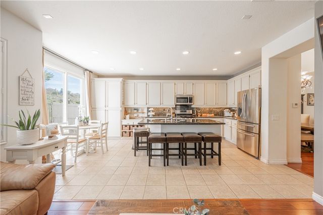 28692 Placerview, Saugus, CA 91390