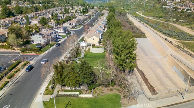 28692 Placerview, Saugus, CA 91390