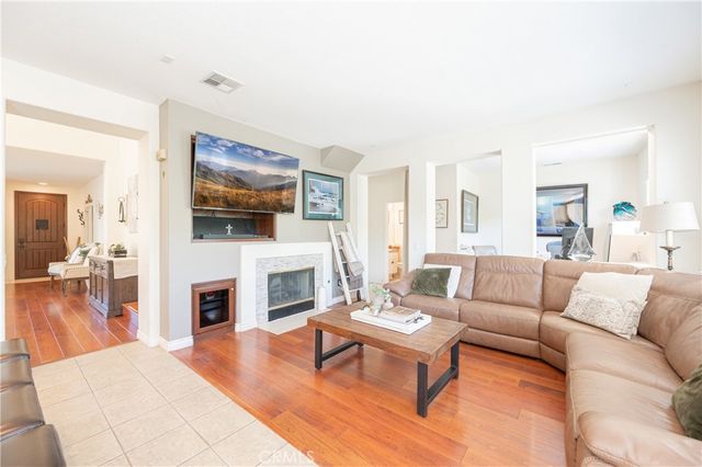 28692 Placerview, Saugus, CA 91390