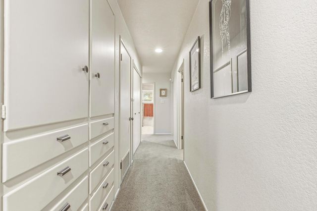 417 Little John Ln, Modesto, CA 95350