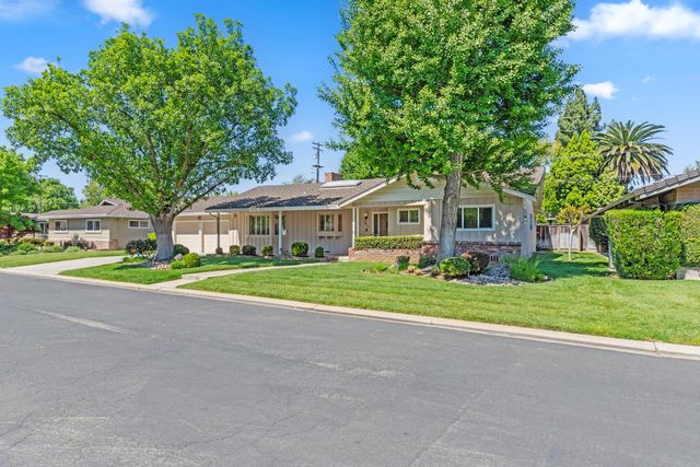 417 Little John Ln, Modesto, CA 95350