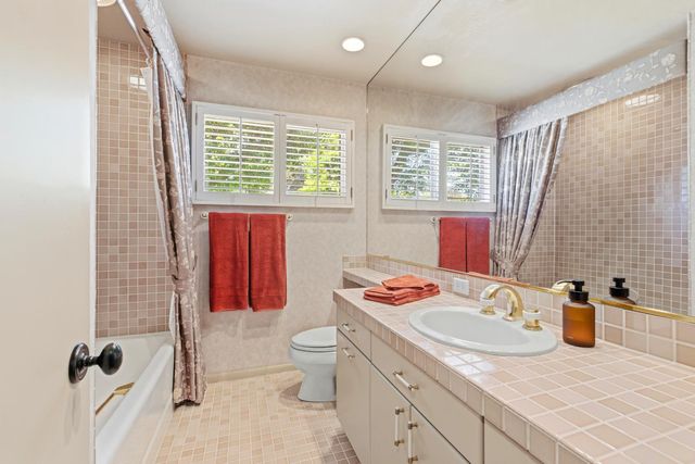 417 Little John Ln, Modesto, CA 95350