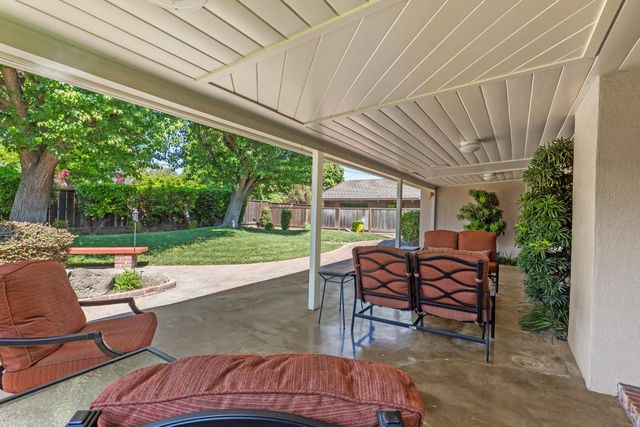 417 Little John Ln, Modesto, CA 95350