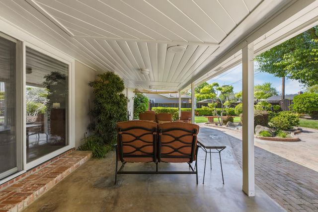 417 Little John Ln, Modesto, CA 95350