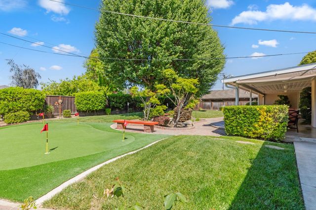 417 Little John Ln, Modesto, CA 95350
