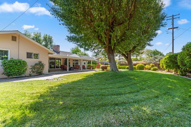 417 Little John Ln, Modesto, CA 95350