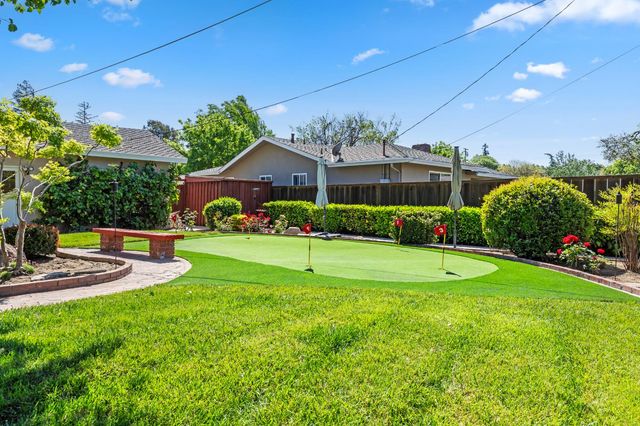 417 Little John Ln, Modesto, CA 95350