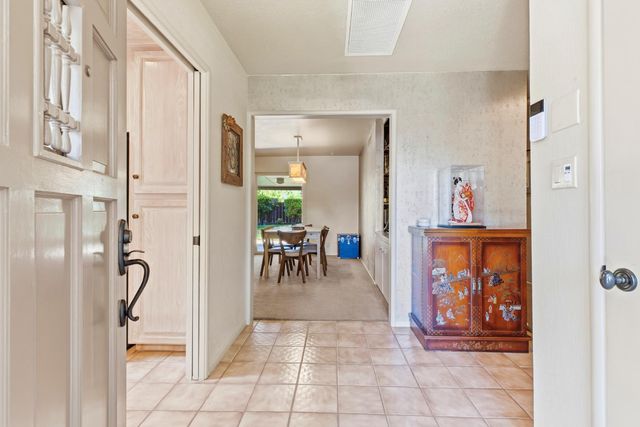 417 Little John Ln, Modesto, CA 95350