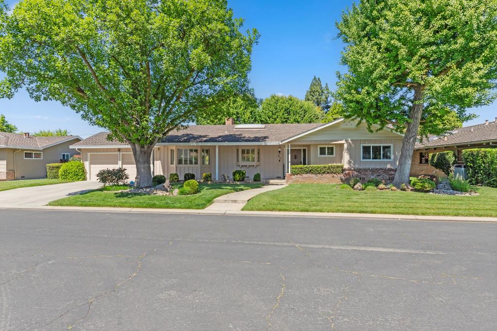 417 Little John Ln, Modesto, CA 95350