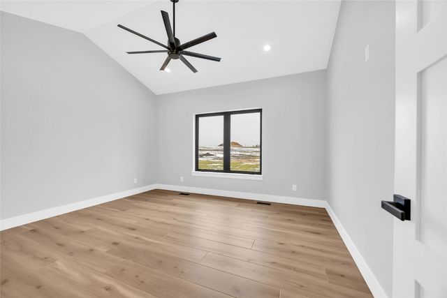 1526 Heartland Street, Fairfax, IA 52228