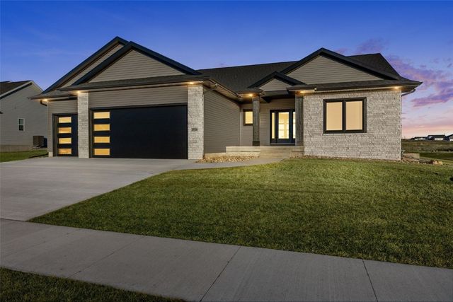 1526 Heartland Street, Fairfax, IA 52228