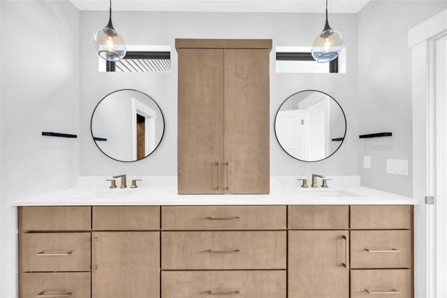 1526 Heartland Street, Fairfax, IA 52228