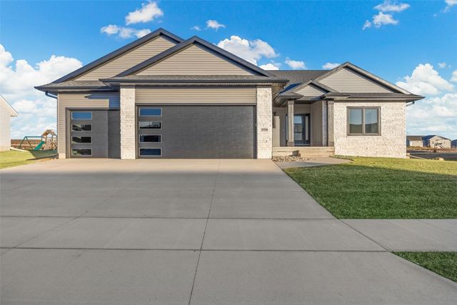 1526 Heartland Street, Fairfax, IA 52228