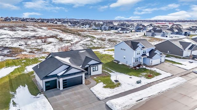 1526 Heartland Street, Fairfax, IA 52228