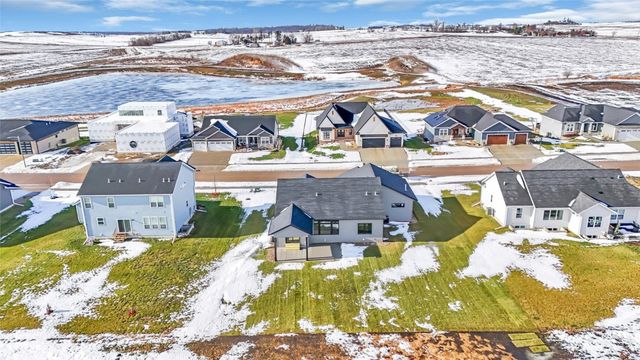 1526 Heartland Street, Fairfax, IA 52228