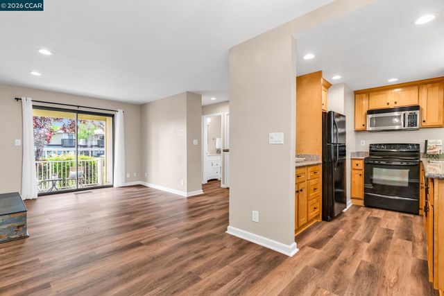 2827 Monument Blvd 21, Concord, CA 94520