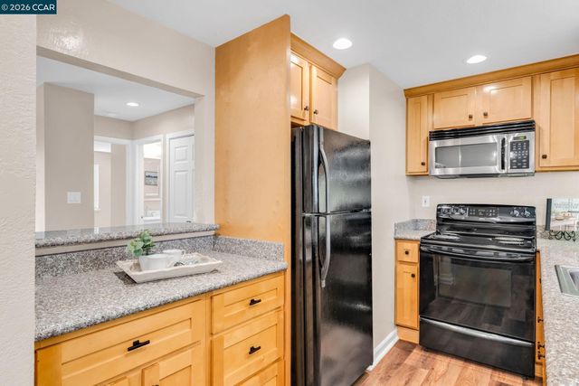 2827 Monument Blvd 21, Concord, CA 94520