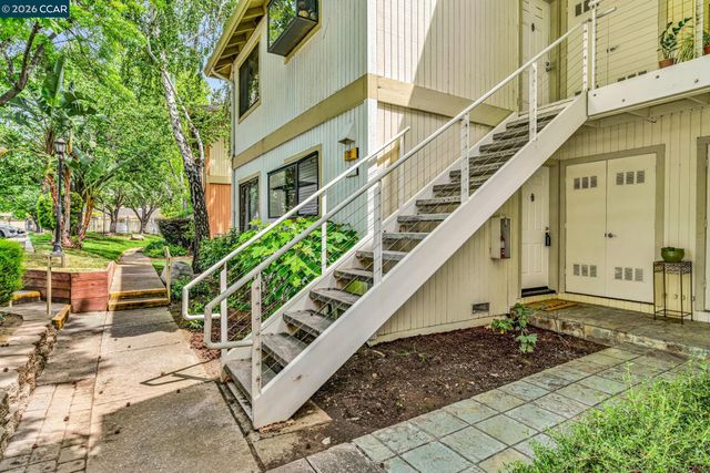 2827 Monument Blvd 21, Concord, CA 94520